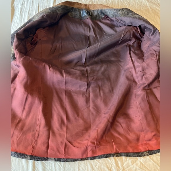 Vintage 90s Daniel Hechter Wool Blazer with Suede Collar 8 - Picture 10 of 16